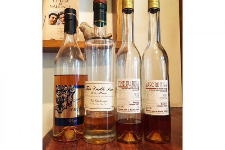 マールはブドウから作られる蒸留酒